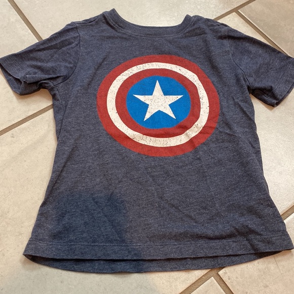 Bundle of 4 boys t-shirts, size 4T - Picture 2 of 8